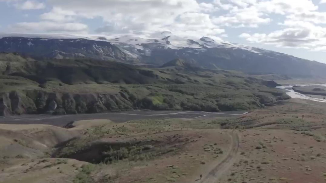 ⁣Cinematic Mountain Landscape Drone Footage – Free Download