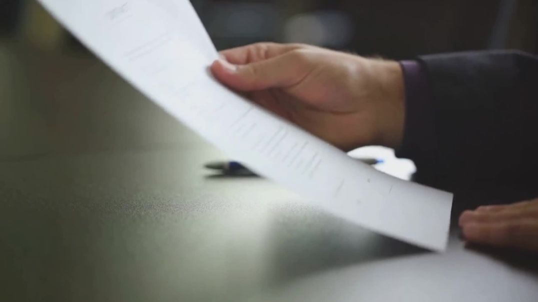 ⁣Businessman Signing Contract Agreement Free Stock Footage