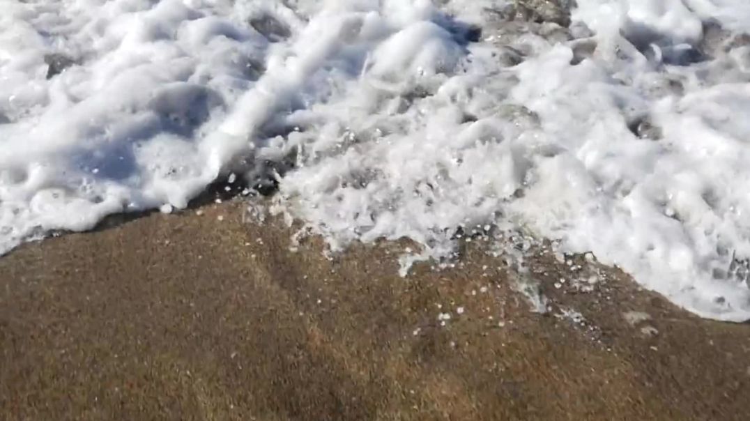 ⁣Ocean Waves Crashing on Sand Free Stock Footage