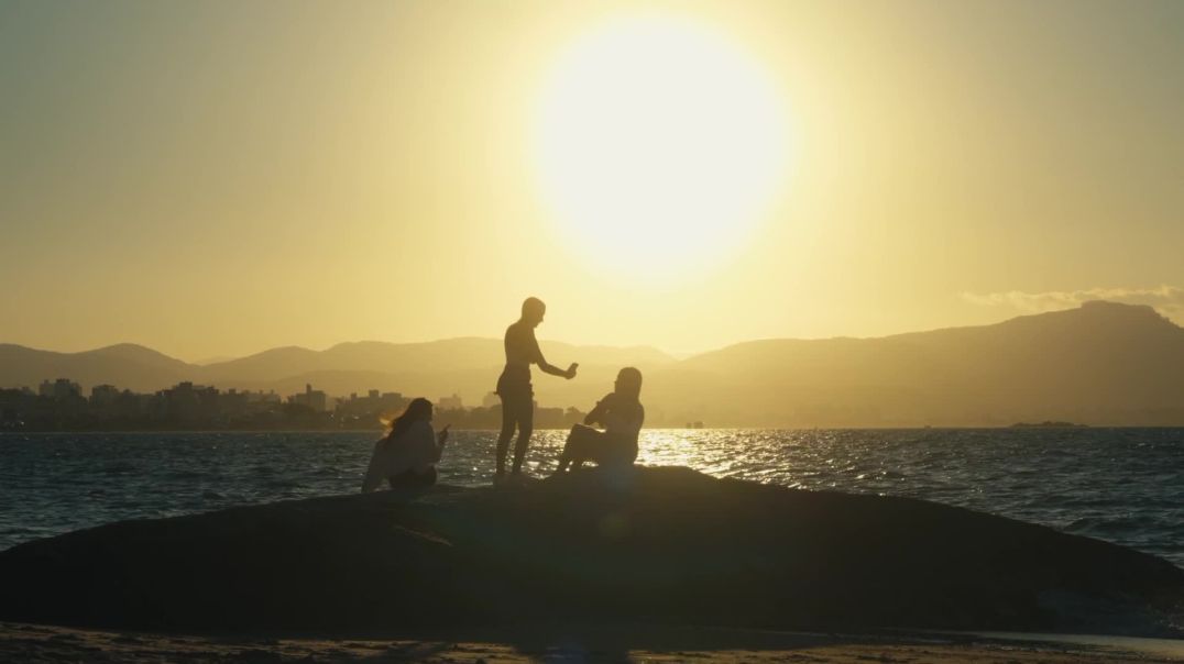 ⁣Cinematic Beach Sunset People Silhouette B-Roll